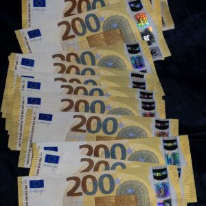 200 EURO BILLS