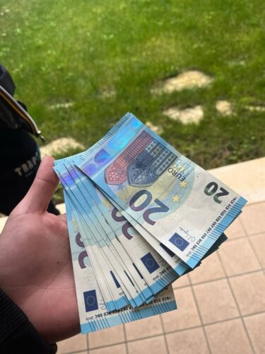 20 EURO photo review